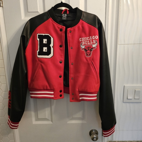 Chicago Bulls Jacket - Picture 1 of 3